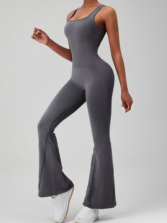 ZASUWA Female Backless Scrunch Bum Flare Jumpsuit