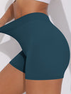 ZASUWA Female V-shape Waist Scrunch Bum Spandex Gym Booty Shorts