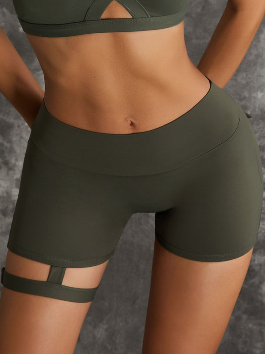 ZASUWA Female Unique Cut Out Pocket Mesh Scrunch Bum Spandex Gym Booty Shorts