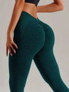 ZASUWA Female Deep V Back Scrunch Bum Yoga Leggings