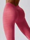 ZASUWA Female Seamless Deep V Back Scrunch Bum Leggings